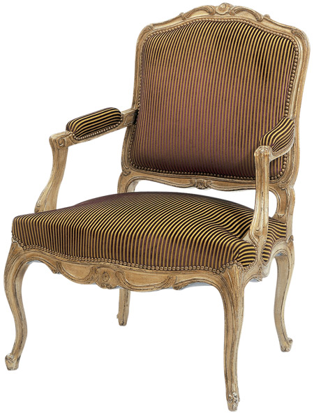 Un fauteuil Louis XV et ses pieds galbés (modèle Chevigny)Un fauteuil Louis XV et ses pieds galbés (modèle Chevigny)