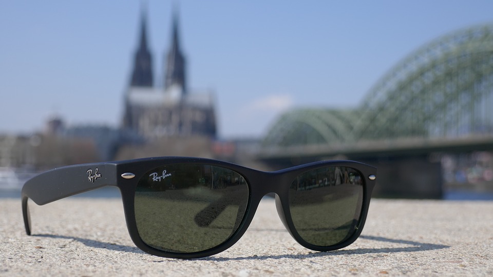 Tous nos conseils pour choisir vos lunettes de soleil en Suisse, à Avry par exemple